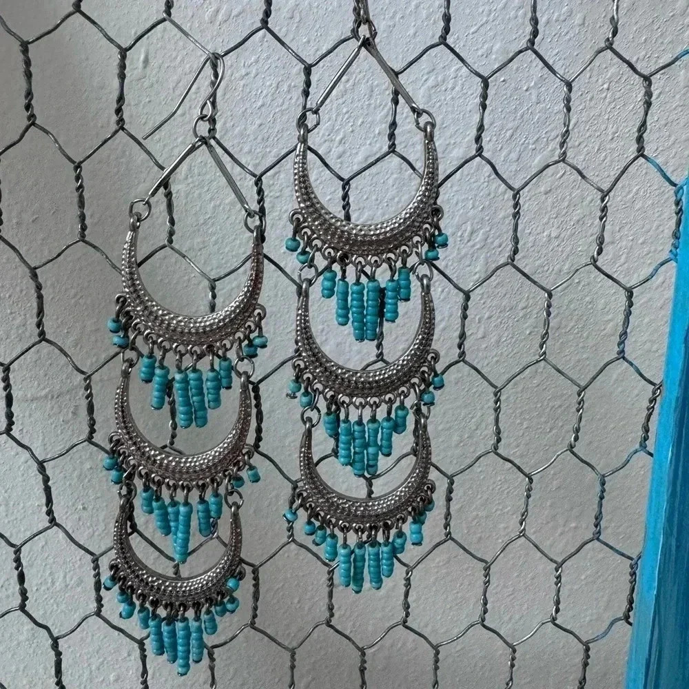 NWT 4.5” Handmade WesternTurquoise & Silver Dangling Beaded Earrings - Picture 3 of 3